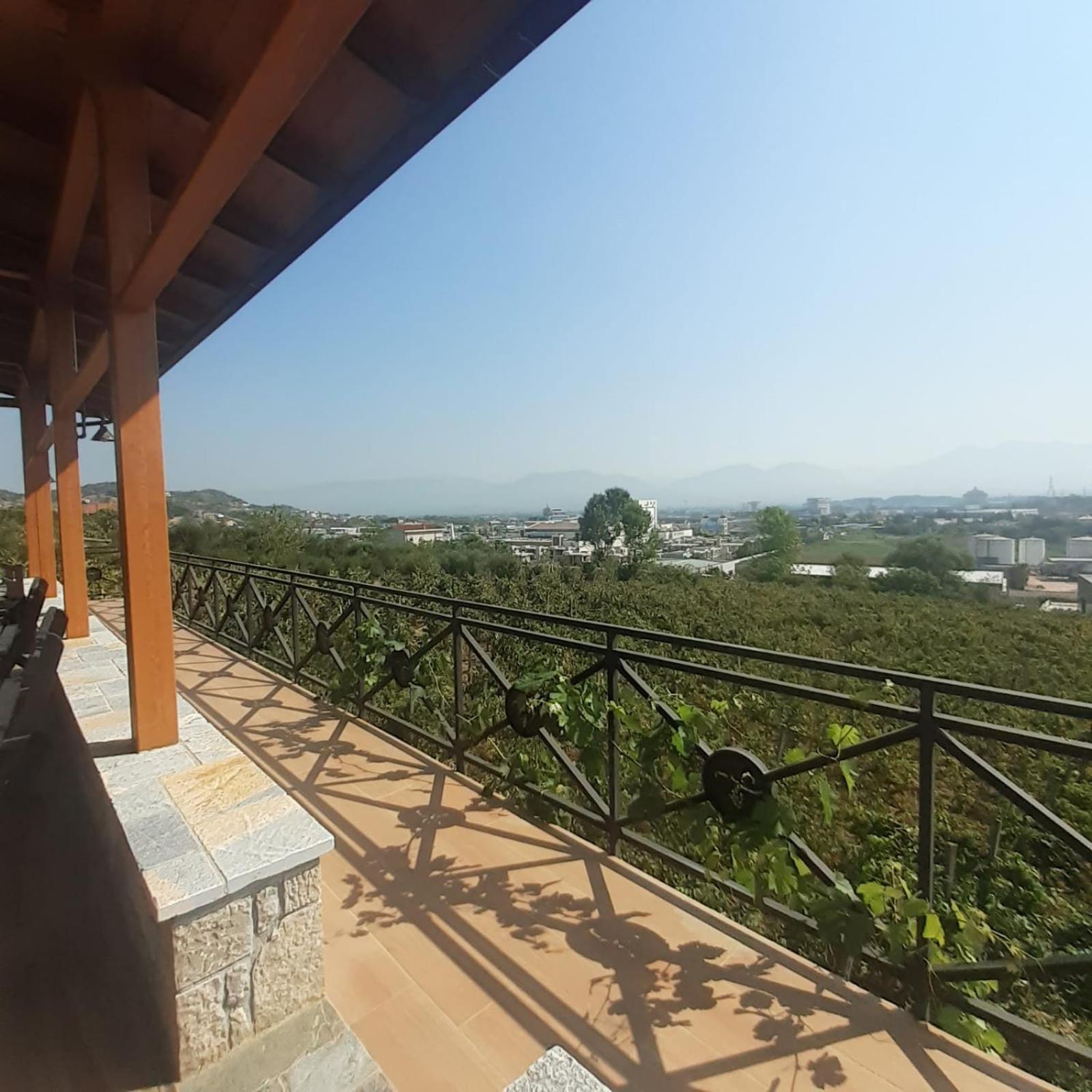 Vila Shehi Guesthouse And Winery Mucaj Εξωτερικό φωτογραφία