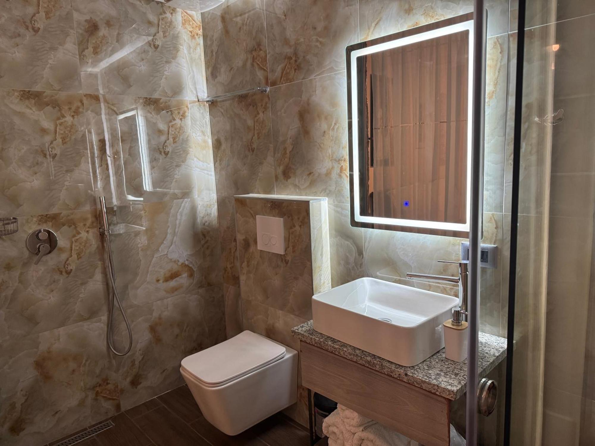 Vila Shehi Guesthouse And Winery Mucaj Εξωτερικό φωτογραφία