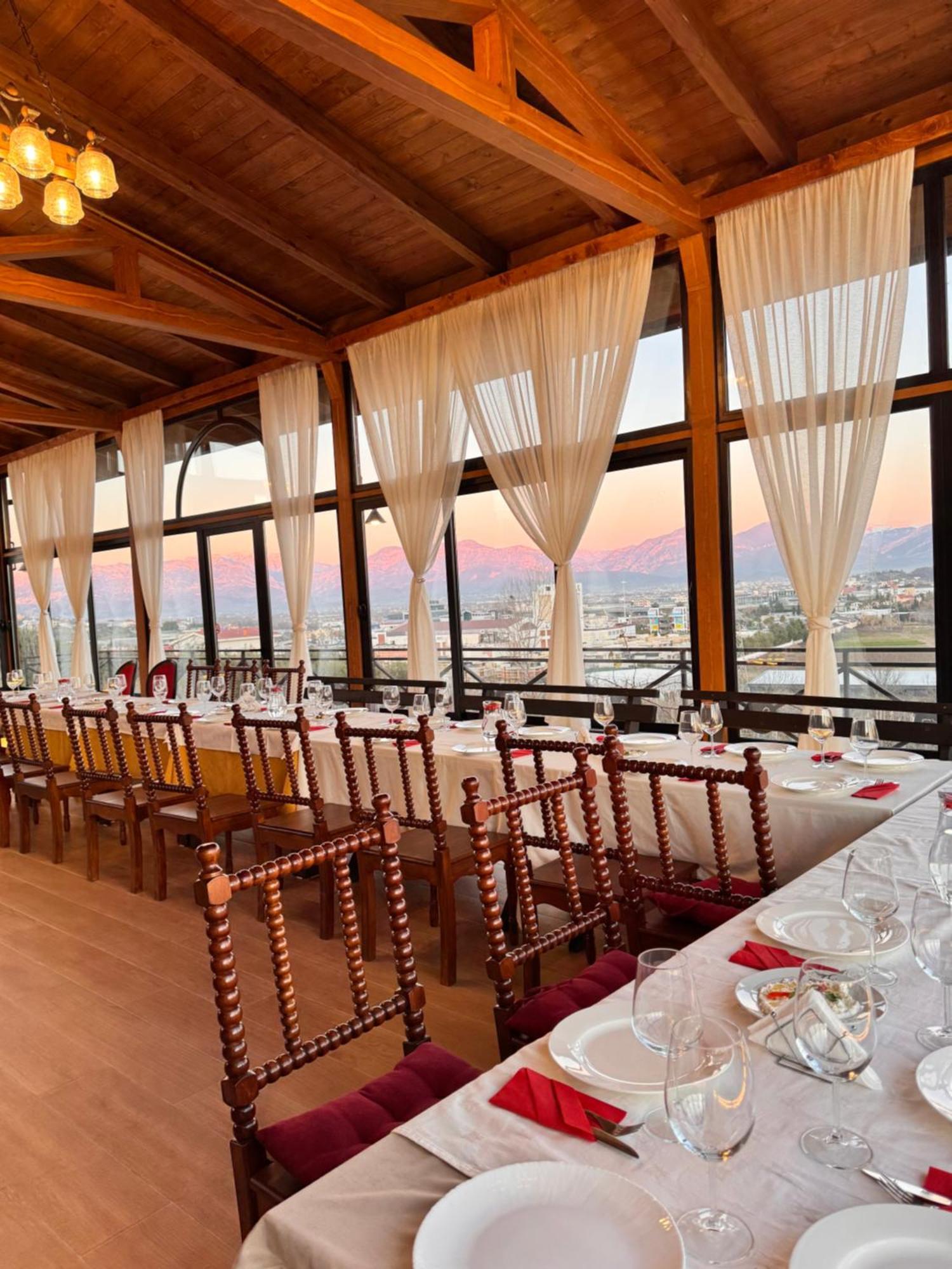 Vila Shehi Guesthouse And Winery Mucaj Εξωτερικό φωτογραφία